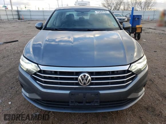 ✅ 2019 Volkswagen Jetta S • VIN: 3VWC57BU0KM124046 • Lot: 75404764. Wystawiony na Copart z przebiegiem 77 570 mil. Bezpłatny archiwum sprzedaży aukcyjnych z USA i szczegółowy raport historii pojazdu na DreamBid. Zdjęcie 5.