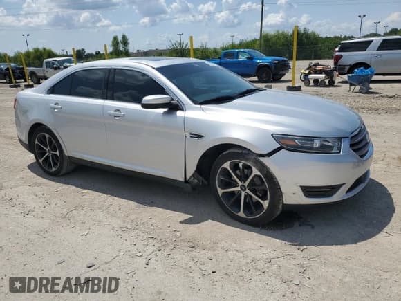 ✅ 2015 Ford Taurus SEL • VIN: 1FAHP2H83FG165874 • Lot: 68160665. Listed on Copart with 152,545 mi. Free auction sales archive from the USA and detailed vehicle history report at DreamBid. Image 4.