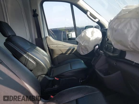 ✅ 2022 Ford Transit Cargo • VIN: 1FTBW3X81NKA04543 • Лот: 41763336. Опубликован ранее на IAAI с пробегом 128 518 миль. Бесплатный доступ к архиву аукционных продаж из США и подробный отчёт об истории автомобиля на DreamBid. Изображение 5.