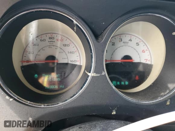 ✅ 2014 Dodge Challenger R/T Classic • VIN: 2C3CDYBT8EH310802 • Lot: 42165015. Wystawiony na Copart z przebiegiem 123 806 mil. Bezpłatny archiwum sprzedaży aukcyjnych z USA i szczegółowy raport historii pojazdu na DreamBid. Zdjęcie 9.