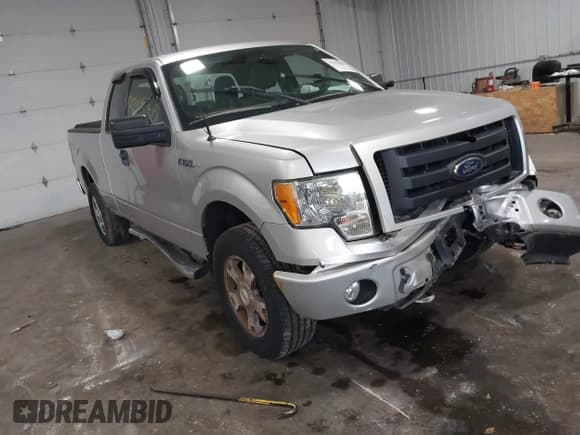 ✅ 2010 Ford F-150 XL • VIN: 1FTEX1EW6AFD81288 • Lot: 42499048. Wystawiony na IAAI z przebiegiem 39 605 mil. Bezpłatny archiwum sprzedaży aukcyjnych z USA i szczegółowy raport historii pojazdu na DreamBid. Zdjęcie 1.