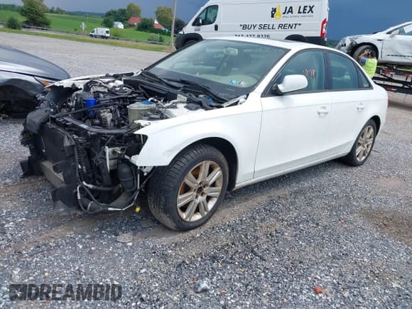 ✅ 2010 Audi A4 Premium • VIN: WAUBFAFL6AN006627 • Lot: 43001979. Wystawiony na IAAI z przebiegiem 128 386 mil. Bezpłatny archiwum sprzedaży aukcyjnych z USA i szczegółowy raport historii pojazdu na DreamBid. Zdjęcie 2.