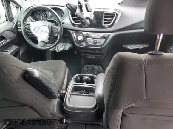 ✅ 2020 Chrysler Pacifica Touring • VIN: 2C4RC1FG0LR269716 • Lot: 81257835. Wystawiony na Copart z przebiegiem Nie podano. Bezpłatny archiwum sprzedaży aukcyjnych z USA i szczegółowy raport historii pojazdu na DreamBid. Zdjęcie 8.