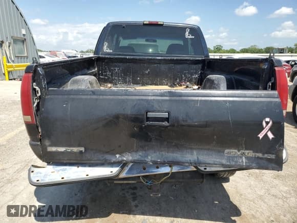 ✅ 1995 GMC Sierra 1500 • VIN: 2GTEK19K5S1568617 • Lot: 63523915. Listed on Copart with 241,097 mi. Free auction sales archive from the USA and detailed vehicle history report at DreamBid. Image 6.