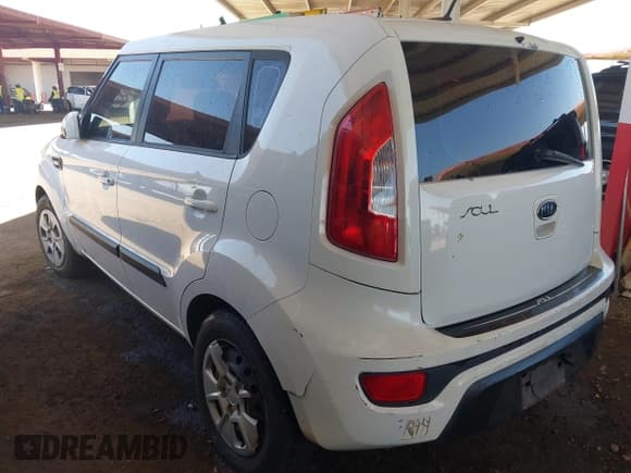✅ 2012 Kia Soul • VIN: KNDJT2A54C7381431 • Lot: 42453986. Listed on IAAI with 194,012 mi. Free auction sales archive from the USA and detailed vehicle history report at DreamBid. Image 3.