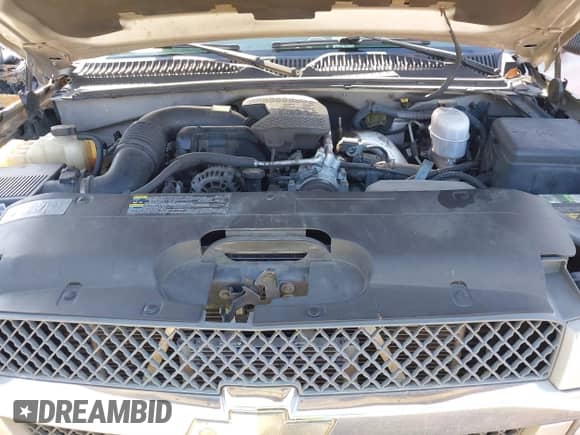 2004 Chevrolet Silverado 2500HD LS with VIN 1GCHK29294E264047, listed as a IAAI auction lot 43403009 with 138,810 mi miles and . Bid and sale history available at DreamBid. Image 10.