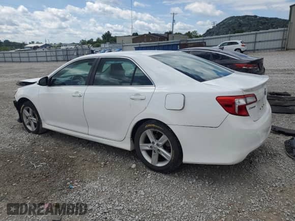 2014 Toyota Camry L with VIN 4T1BF1FK0EU385397, listed as a Copart auction lot 62869235 with 168,702 mi miles and Salvage title. Bid and sale history available at DreamBid. Image 2.