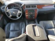 ✅ 2013 Chevrolet Suburban LT • VIN: 1GNSKJE78DR285229 • Lot: 77658614. Wystawiony na Copart z przebiegiem 324 356 mil. Bezpłatny archiwum sprzedaży aukcyjnych z USA i szczegółowy raport historii pojazdu na DreamBid. Zdjęcie 8.