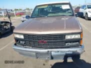 ✅ 1996 GMC Sierra 1500 • VIN: 1GTEC19R0TE524941 • Lot: 42827420. Wystawiony na IAAI z przebiegiem 186 246 mil. Bezpłatny archiwum sprzedaży aukcyjnych z USA i szczegółowy raport historii pojazdu na DreamBid. Zdjęcie 6.