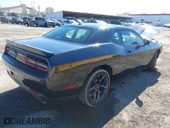 2019 Dodge Challenger R/T z VIN 2C3CDZBT1KH660483, wystawiony jako IAAI lot #43038116 z przebiegiem 89 982 mil mil oraz . Historia ofert i sprzedaży dostępna na DreamBid. Obrazek 4.