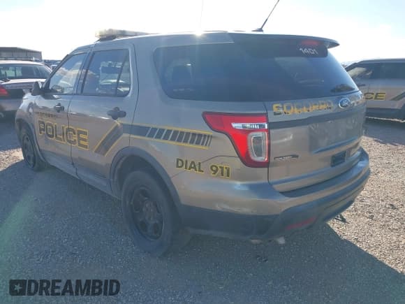 ✅ 2014 Ford Police Interceptor Utility • VIN: 1FM5K8AR8EGA44799 • Lot: 43260760. Wystawiony na IAAI z przebiegiem Nie podano. Bezpłatny archiwum sprzedaży aukcyjnych z USA i szczegółowy raport historii pojazdu na DreamBid. Zdjęcie 3.