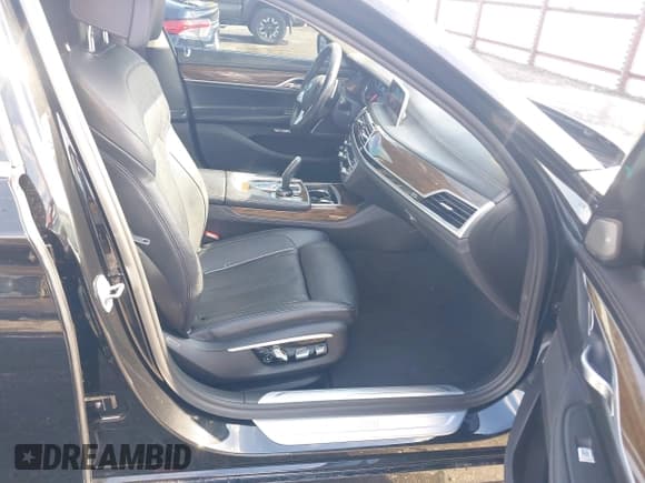 ✅ 2017 BMW 7 Series 740i • VIN: WBA7E2C5XHG739508 • Лот: 42226064. Опубликован ранее на IAAI с пробегом 70 333 миль. Бесплатный доступ к архиву аукционных продаж из США и подробный отчёт об истории автомобиля на DreamBid. Изображение 5.