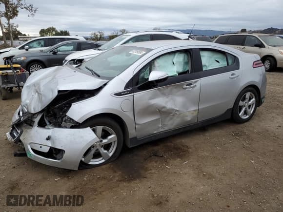 ✅ 2013 Chevrolet Volt • VIN: 1G1RH6E49DU134074 • Lot: 82249094. Wystawiony na Copart z przebiegiem 96 260 mil. Bezpłatny archiwum sprzedaży aukcyjnych z USA i szczegółowy raport historii pojazdu na DreamBid. Zdjęcie 1.