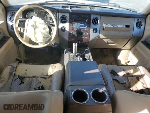 ✅ 2011 Ford Expedition XLT • VIN: 1FMJU1J57BEF55277 • Лот: 91736345. Опубликован ранее на Copart с пробегом 246 729 миль. Бесплатный доступ к архиву аукционных продаж из США и подробный отчёт об истории автомобиля на DreamBid. Изображение 8.