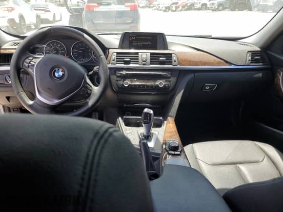 2014 BMW 3 Series 328i с VIN WBA3A5C50EP602116, выставлен на аукционе Copart как лот 61936515 с пробегом 145 862 миль миль и Списание • Salvage title. История ставок и продаж доступна на DreamBid. Изображение 8.