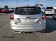 ✅ 2014 Ford Focus ST • VIN: 1FADP3L95EL142381 • Lot: 85205405. Wystawiony na Copart z przebiegiem 117 295 mil. Bezpłatny archiwum sprzedaży aukcyjnych z USA i szczegółowy raport historii pojazdu na DreamBid. Zdjęcie 6.