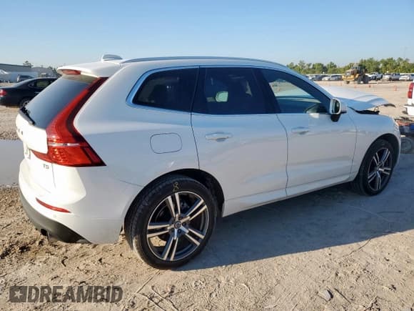 ✅ 2020 Volvo XC60 Momentum • VIN: YV4102DK7L1565305 • Lot: 81773715. Wystawiony na Copart z przebiegiem 86 440 mil. Bezpłatny archiwum sprzedaży aukcyjnych z USA i szczegółowy raport historii pojazdu na DreamBid. Zdjęcie 3.