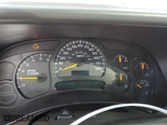 ✅ 2004 Chevrolet Suburban LS • VIN: 3GNFK16Z84G320594 • Лот: 44162395. Опубликован ранее на Copart с пробегом 297 469 миль. Бесплатный доступ к архиву аукционных продаж из США и подробный отчёт об истории автомобиля на DreamBid. Изображение 9.