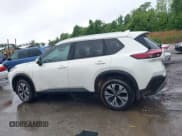 ✅ 2022 Nissan Rogue SV • VIN: 5N1BT3BB9NC705641 • Lot: 42219384. Wystawiony na IAAI z przebiegiem 45 000 mil. Bezpłatny archiwum sprzedaży aukcyjnych z USA i szczegółowy raport historii pojazdu na DreamBid. Zdjęcie 15.