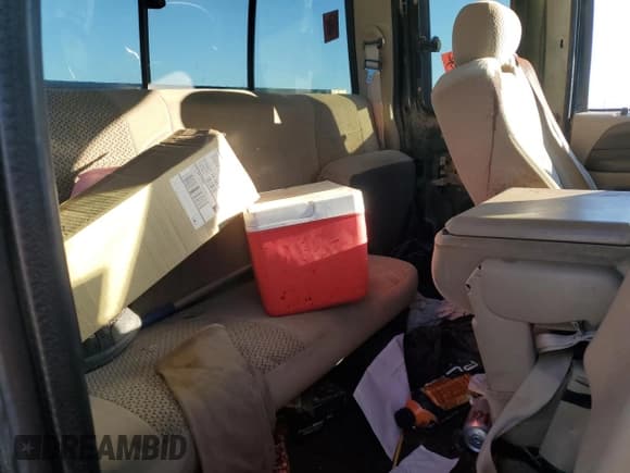 ✅ 2001 Ford F-250 XL • VIN: 1FTNX20F91EC66932 • Lot: 83177154. Wystawiony na Copart z przebiegiem 258 347 mil. Bezpłatny archiwum sprzedaży aukcyjnych z USA i szczegółowy raport historii pojazdu na DreamBid. Zdjęcie 10.