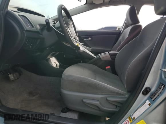 ✅ 2013 Toyota Prius One • VIN: JTDKN3DU3D5622531 • Lot: 64431795. Wystawiony na Copart z przebiegiem 170 010 mil. Bezpłatny archiwum sprzedaży aukcyjnych z USA i szczegółowy raport historii pojazdu na DreamBid. Zdjęcie 7.