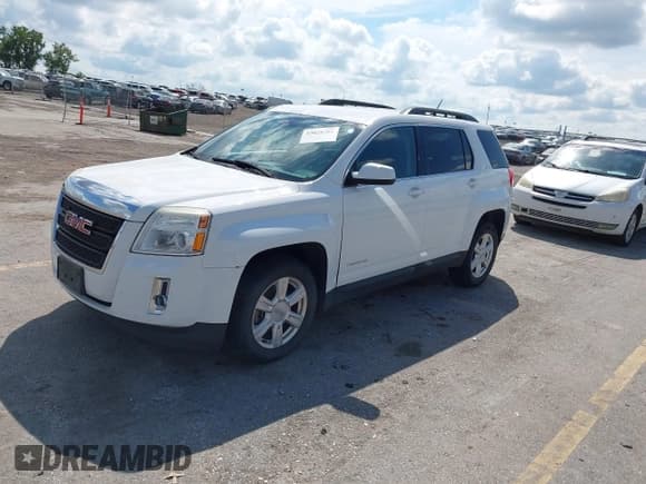 ✅ 2015 GMC Terrain SLE • VIN: 2GKFLWE38F6282948 • Lot: 43029761. Wystawiony na IAAI z przebiegiem 271 940 mil. Bezpłatny archiwum sprzedaży aukcyjnych z USA i szczegółowy raport historii pojazdu na DreamBid. Zdjęcie 2.