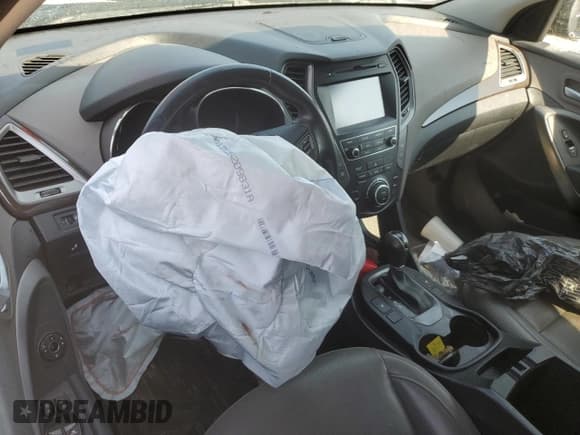 ✅ 2017 Hyundai Santa Fe 2.0T • VIN: 5XYZU4LA7HG495441 • Лот: 81383755. Опубликован ранее на Copart с пробегом Не указан. Бесплатный доступ к архиву аукционных продаж из США и подробный отчёт об истории автомобиля на DreamBid. Изображение 8.