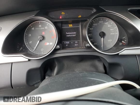 ✅ 2012 Audi S5 Premium Plus • VIN: WAUCGAFH8CN004930 • Лот: 81500274. Опубликован ранее на Copart с пробегом 117 625 миль. Бесплатный доступ к архиву аукционных продаж из США и подробный отчёт об истории автомобиля на DreamBid. Изображение 9.