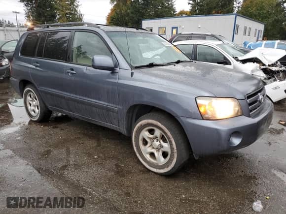 2005 Toyota Highlander с VIN JTEGD21A350114793, выставлен на аукционе Copart как лот 82753795 с пробегом 179 161 миль миль и Чистый • Clean title. История ставок и продаж доступна на DreamBid. Изображение 4.