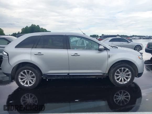 ✅ 2013 Lincoln MKX • VIN: 2LMDJ6JK5DBL47572 • Lot: 42963013. Wystawiony na IAAI z przebiegiem 135 842 mil. Bezpłatny archiwum sprzedaży aukcyjnych z USA i szczegółowy raport historii pojazdu na DreamBid. Zdjęcie 13.