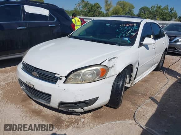 2010 Chevrolet Impala LT z VIN 2G1WB5EK7A1124082, wystawiony jako IAAI lot #43348945 z przebiegiem 206 070 mil mil oraz . Historia ofert i sprzedaży dostępna na DreamBid. Obrazek 2.