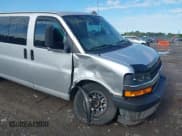✅ 2019 Chevrolet Express Passenger LT • VIN: 1GAZGPFGXK1228870 • Lot: 43057715. Wystawiony na IAAI z przebiegiem 89 246 mil. Bezpłatny archiwum sprzedaży aukcyjnych z USA i szczegółowy raport historii pojazdu na DreamBid. Zdjęcie 6.