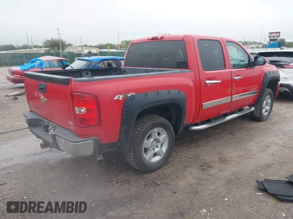 ✅ 2010 Chevrolet Silverado 1500 LTZ • VIN: 3GCRKTE3XAG207644 • Lot: 43536204. Wystawiony na IAAI z przebiegiem 161 149 mil. Bezpłatny archiwum sprzedaży aukcyjnych z USA i szczegółowy raport historii pojazdu na DreamBid. Zdjęcie 4.