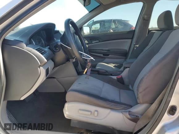 ✅ 2008 Honda Accord LX-P • VIN: JHMCP26478C074278 • Lot: 87258295. Wystawiony na Copart z przebiegiem 201 322 mil. Bezpłatny archiwum sprzedaży aukcyjnych z USA i szczegółowy raport historii pojazdu na DreamBid. Zdjęcie 7.