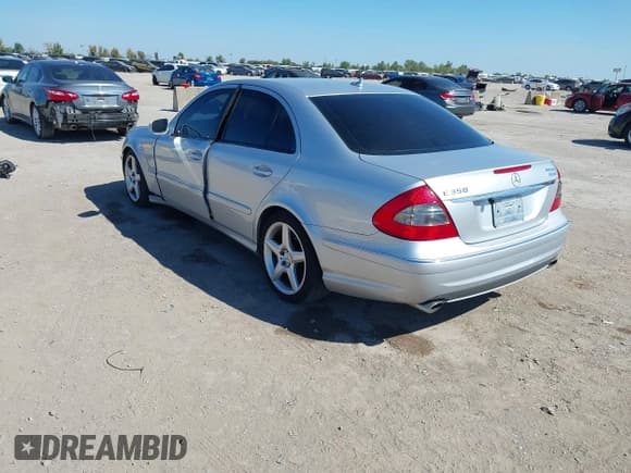 ✅ 2009 Mercedes-Benz E 350 Luxury • VIN: WDBUF87X09B380281 • Lot: 43403315. Wystawiony na IAAI z przebiegiem 152 408 mil. Bezpłatny archiwum sprzedaży aukcyjnych z USA i szczegółowy raport historii pojazdu na DreamBid. Zdjęcie 3.