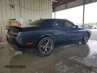 ✅ 2019 Dodge Challenger SXT • VIN: 2C3CDZAG5KH708345 • Lot: 48096914. Wystawiony na Copart z przebiegiem Nie podano. Bezpłatny archiwum sprzedaży aukcyjnych z USA i szczegółowy raport historii pojazdu na DreamBid. Zdjęcie 3.