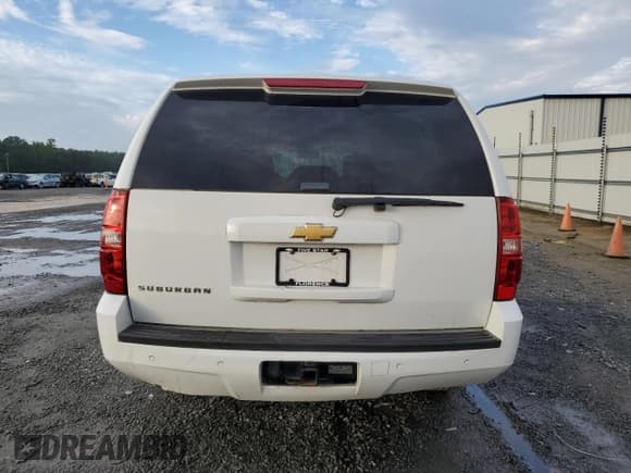 ✅ 2013 Chevrolet Suburban LT • VIN: 1GNSCJE06DR203594 • Lot: 63114724. Wystawiony na Copart z przebiegiem 263 456 mil. Bezpłatny archiwum sprzedaży aukcyjnych z USA i szczegółowy raport historii pojazdu na DreamBid. Zdjęcie 6.