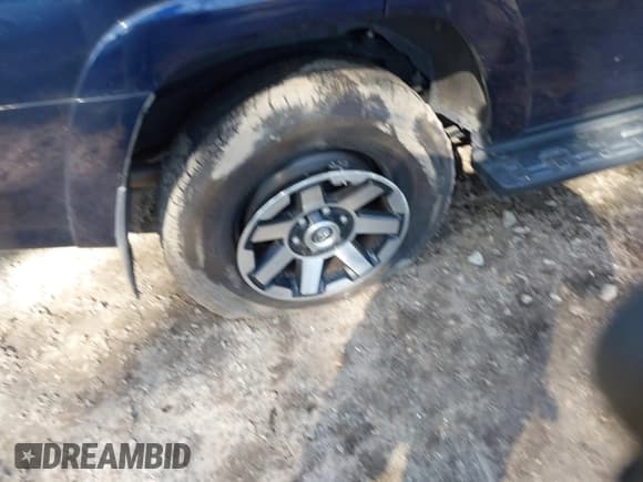 ✅ 2021 Toyota 4Runner TRD Off Road Premium • VIN: JTERU5JR3M5897552 • Lot: 41995904. Listed on IAAI with 90,097 mi. Free auction sales archive from the USA and detailed vehicle history report at DreamBid. Image 6.