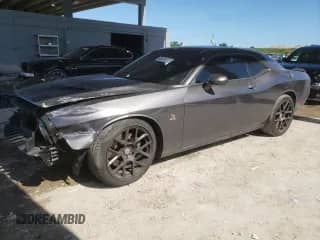 2016 Dodge Challenger R/T Scat Pack z VIN 2C3CDZFJ1GH185031, wystawiony jako Copart lot #68810785 z przebiegiem 96 861 mil mil oraz Szkoda całkowita • Salvage title. Historia ofert i sprzedaży dostępna na DreamBid. Obrazek 1.