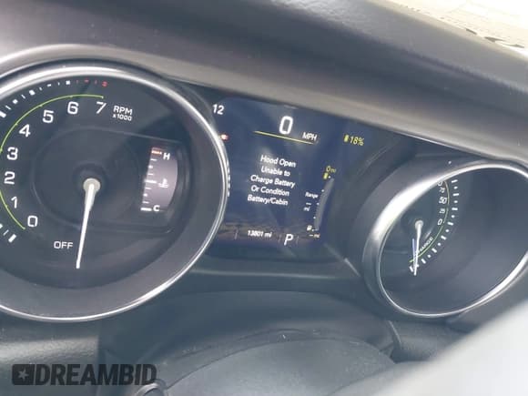 ✅ 2023 Jeep Wrangler • VIN: 1C4JJXN60PW626923 • Lot: 41519683. Wystawiony na IAAI z przebiegiem 13 801 mil. Bezpłatny archiwum sprzedaży aukcyjnych z USA i szczegółowy raport historii pojazdu na DreamBid. Zdjęcie 7.