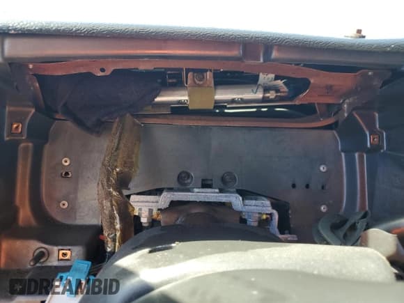 ✅ 2001 Chevrolet Silverado 2500HD LS • VIN: 1GCHK23U91F119073 • Lot: 72450744. Wystawiony na Copart z przebiegiem Nie podano. Bezpłatny archiwum sprzedaży aukcyjnych z USA i szczegółowy raport historii pojazdu na DreamBid. Zdjęcie 9.