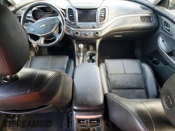 2018 Chevrolet Impala LT z VIN 1G1105S34JU146655, wystawiony jako Copart lot #82302145 z przebiegiem 191 834 mil mil oraz Szkoda całkowita • Salvage title. Historia ofert i sprzedaży dostępna na DreamBid. Obrazek 8.