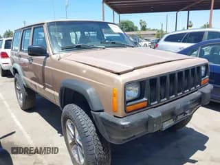 ✅ 1999 Jeep Cherokee SE • VIN: 1J4FF28S4XL592788 • Lot: 42560002. Listed on IAAI with 189,258 mi. Free auction sales archive from the USA and detailed vehicle history report at DreamBid. Image 1.