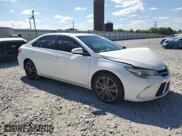 2016 Toyota Camry XLE с VIN 4T1BF1FK8GU171017, выставлен на аукционе Copart как лот 84819845 с пробегом 96 537 миль миль и Списание • Salvage title. История ставок и продаж доступна на DreamBid. Изображение 4.