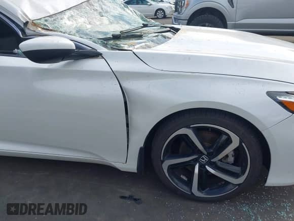 2018 Honda Accord Sport с VIN 1HGCV2F35JA045721, выставлен на аукционе IAAI как лот 43353715 с пробегом 76 055 миль миль и . История ставок и продаж доступна на DreamBid. Изображение 17.