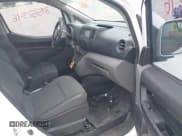 ✅ 2020 Nissan NV200 SV • VIN: 3N6CM0KN8LK707416 • Lot: 39552346. Wystawiony na IAAI z przebiegiem 139 179 mil. Bezpłatny archiwum sprzedaży aukcyjnych z USA i szczegółowy raport historii pojazdu na DreamBid. Zdjęcie 5.