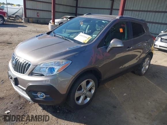 ✅ 2015 Buick Encore Convenience • VIN: KL4CJFSB5FB137387 • Lot: 43492104. Wystawiony na IAAI z przebiegiem 103 976 mil. Bezpłatny archiwum sprzedaży aukcyjnych z USA i szczegółowy raport historii pojazdu na DreamBid. Zdjęcie 2.