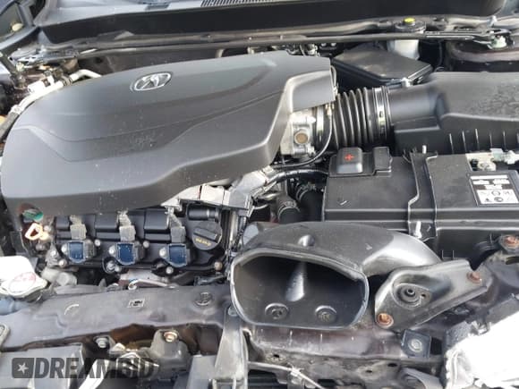 ✅ 2018 Acura TLX Technology • VIN: 19UUB3F59JA002262 • Lot: 43689392. Wystawiony na IAAI z przebiegiem 68 812 mil. Bezpłatny archiwum sprzedaży aukcyjnych z USA i szczegółowy raport historii pojazdu na DreamBid. Zdjęcie 10.