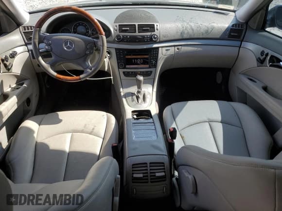 ✅ 2009 Mercedes-Benz E 320 • VIN: WDBUF22X79B373087 • Lot: 68605214. Wystawiony na Copart z przebiegiem 195 757 mil. Bezpłatny archiwum sprzedaży aukcyjnych z USA i szczegółowy raport historii pojazdu na DreamBid. Zdjęcie 8.