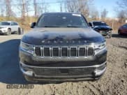 ✅ 2024 Jeep Wagoneer • VIN: 1C4SJVAP1RS197177 • Lot: 93938665. Wystawiony na Copart z przebiegiem 13 905 mil. Bezpłatny archiwum sprzedaży aukcyjnych z USA i szczegółowy raport historii pojazdu na DreamBid. Zdjęcie 5.